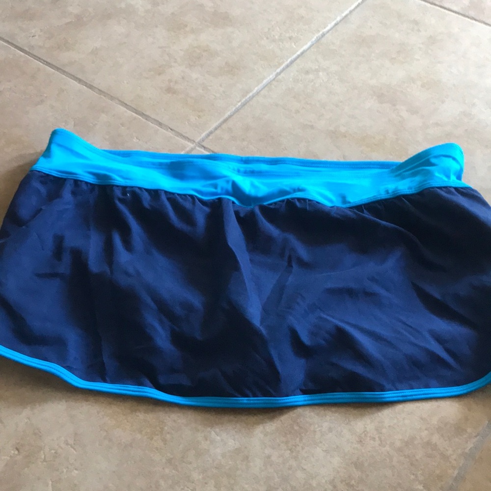 Missy dolphin hem skirt